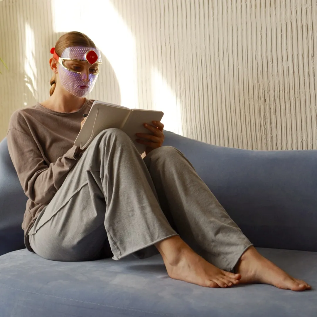 Ультралегкая LED-маска FAQ™ 201 с 3 типами LED-света для молодости вашей кожи