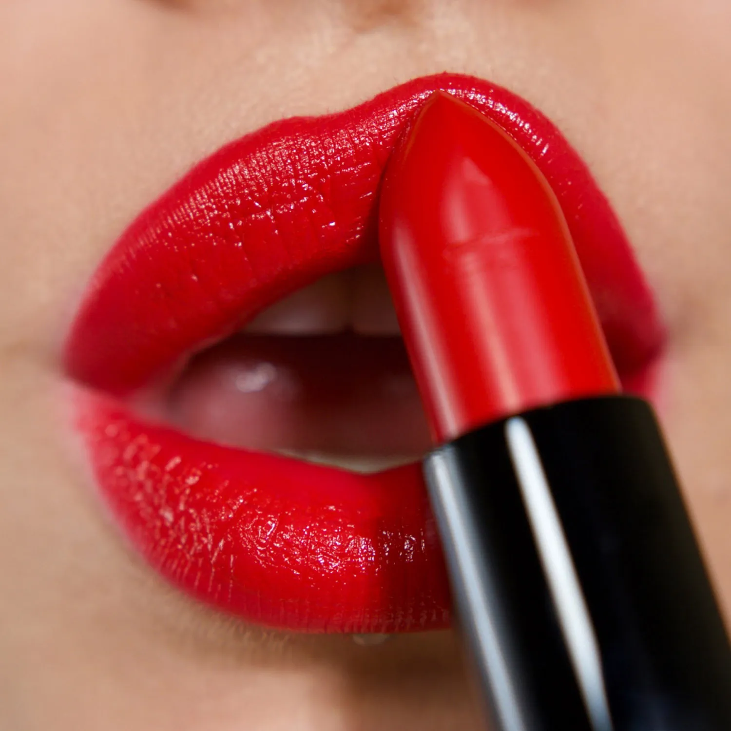 Absolute Глянцевая губная помада