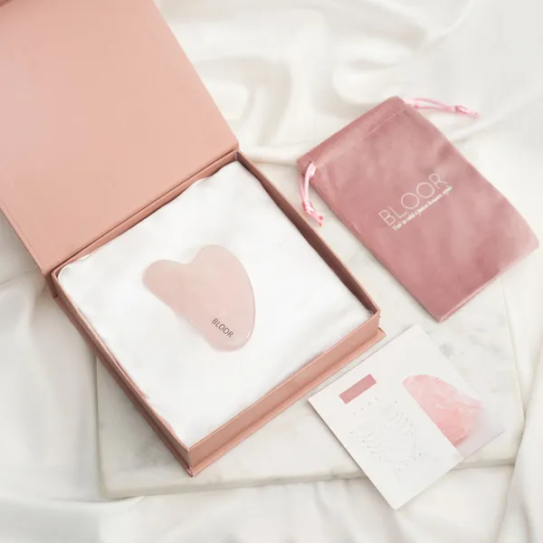 Скребок гуаша Сердце из цельного розового кварца