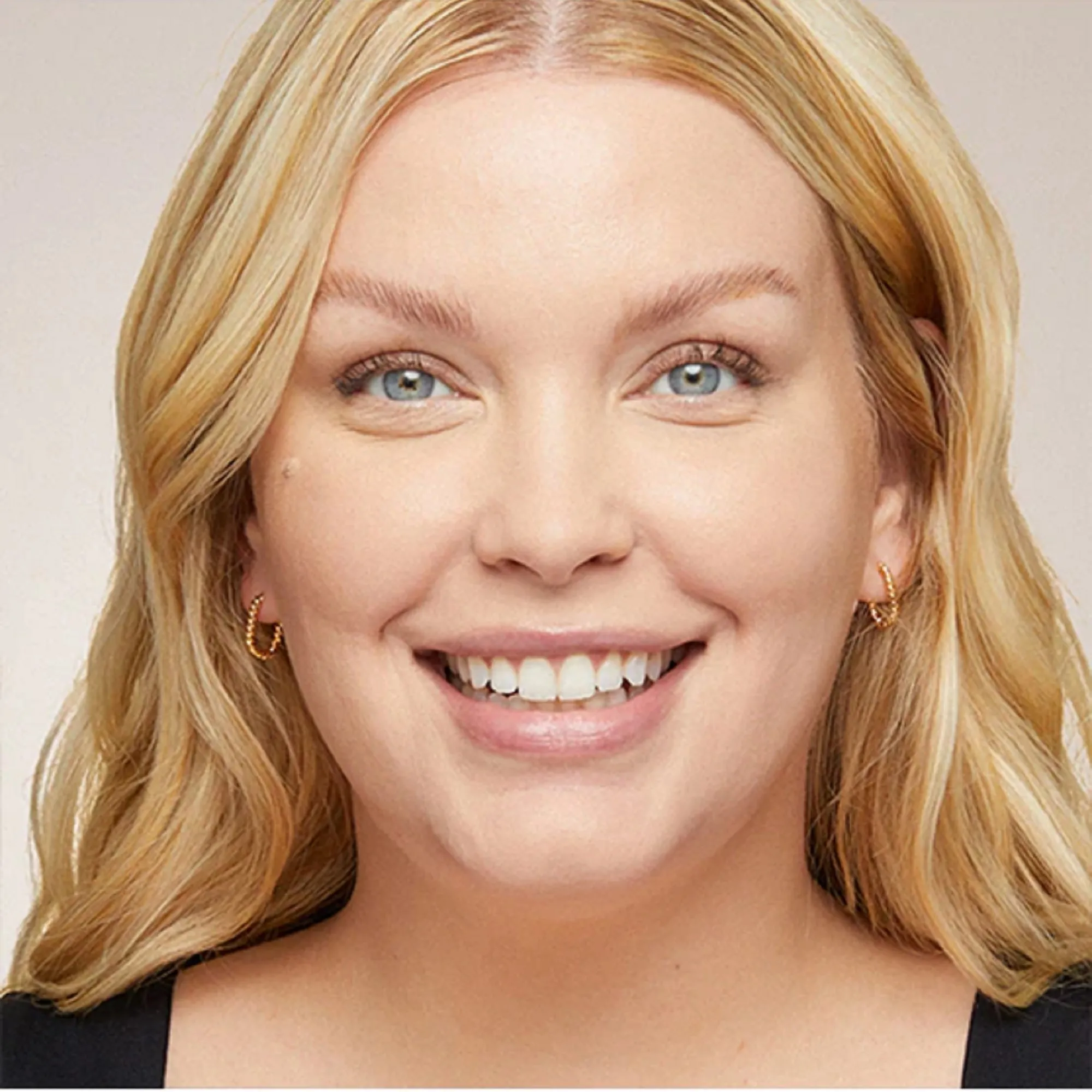 Double Wear Устойчивый тональный флюид SPF20