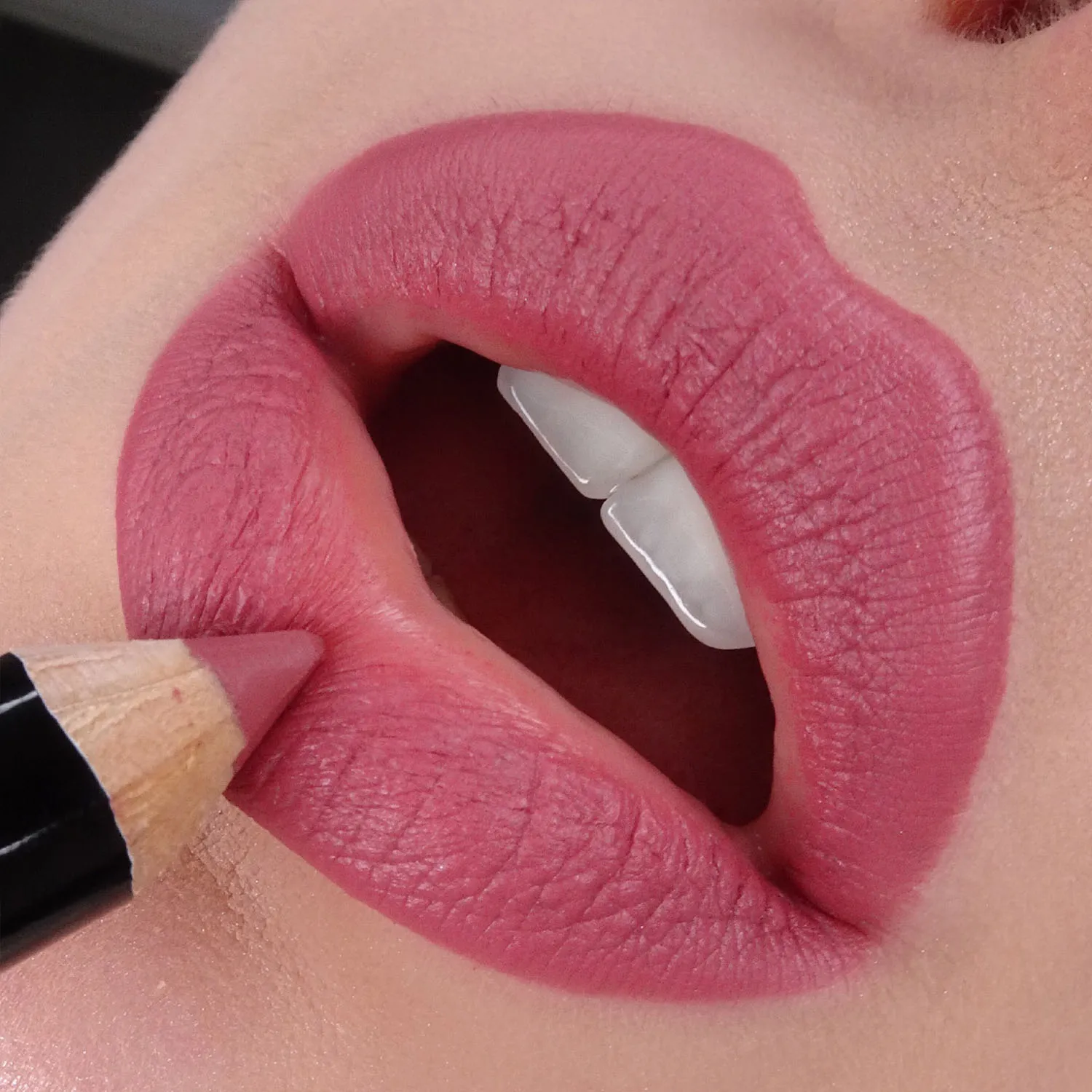 Maximatte Помада-карандаш Maximatte Помада-карандаш