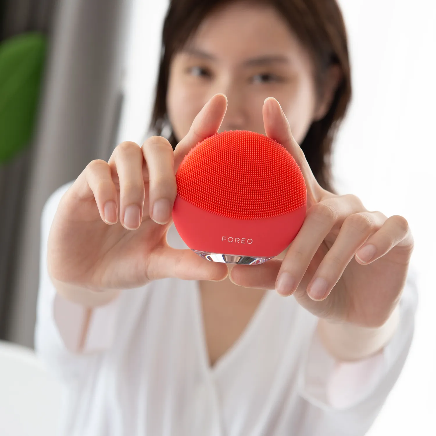 LUNA 4 MINI Двухсторонняя щетка для очищения лица