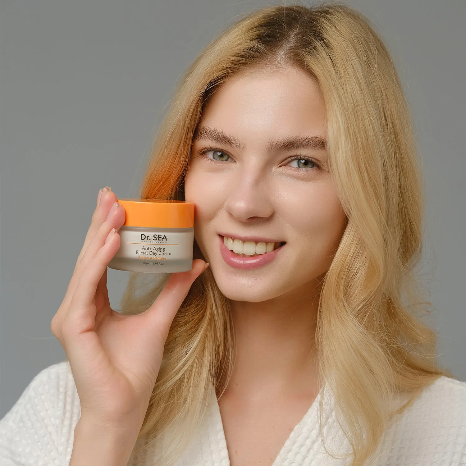 Антивозрастной дневной крем для лица с ретинолом и пептидами