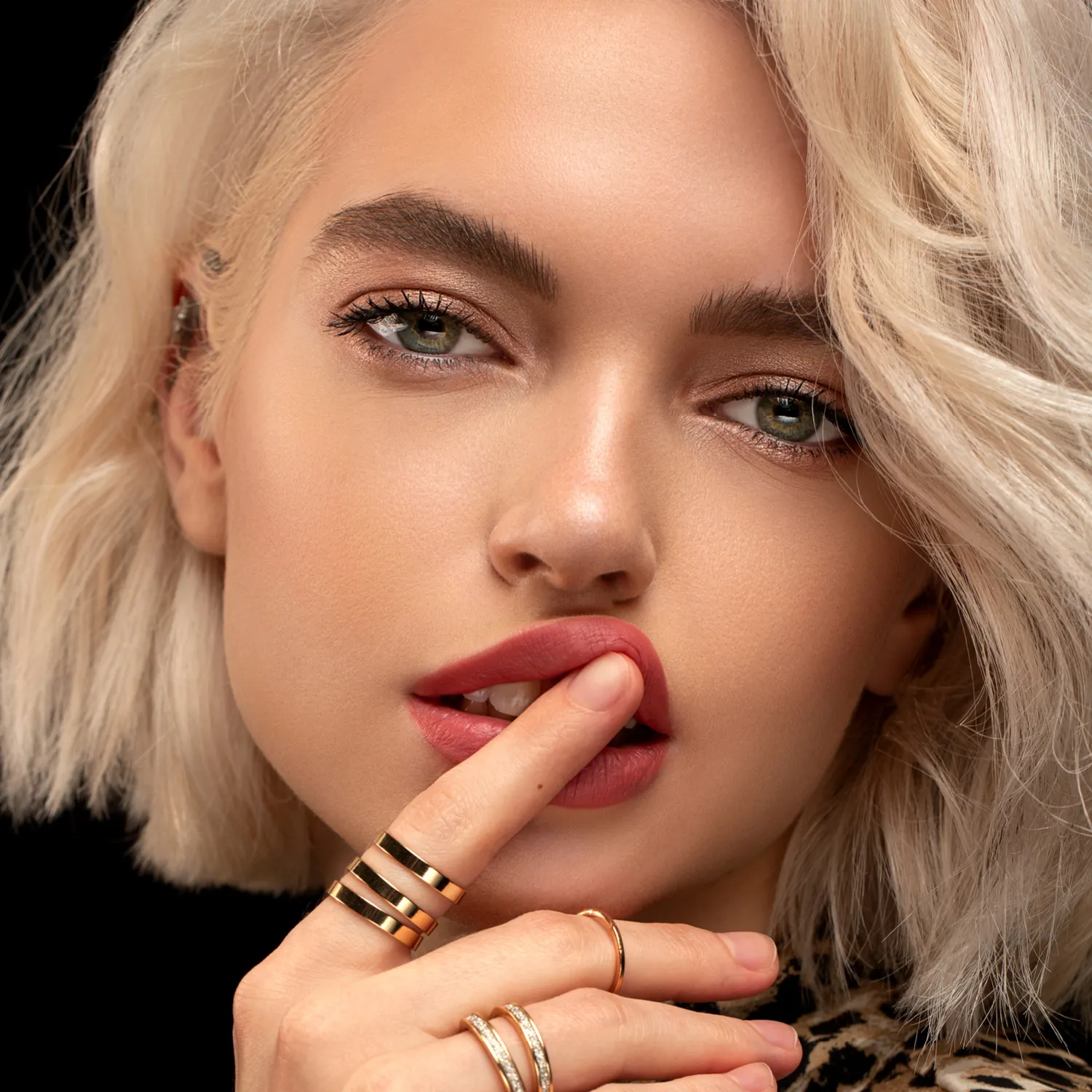 Eyebrow tweezer Пинцет для коррекции бровей