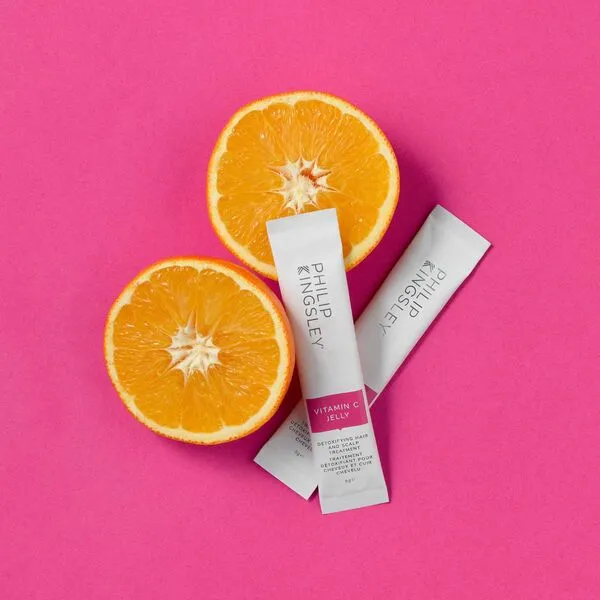 VITAMIN C Средство антиоксидант для очищения и придания блеска волосам на основе витамина С VITAMIN C Средство антиоксидант для очищения и придания блеска волосам на основе витамина С