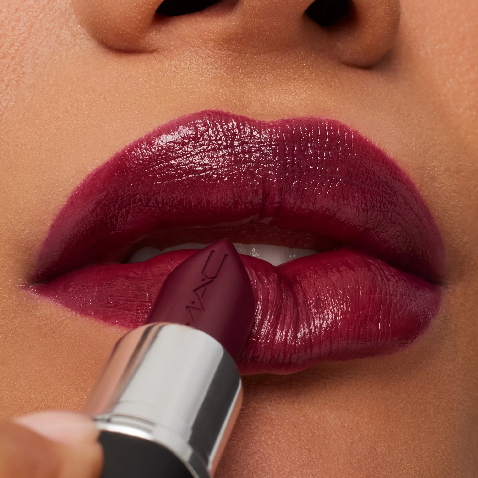 MACXIMAL SLEEK SATIN LIPSTICK Губная помада