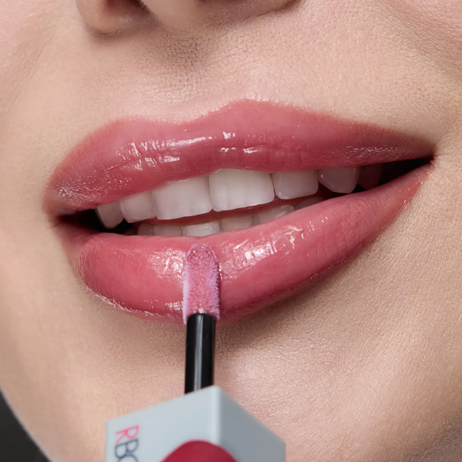 Мария Вискунова блеск для губ 