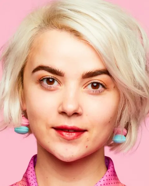 Boi-ing Cakeless Флюидный консилер с плотной текстурой