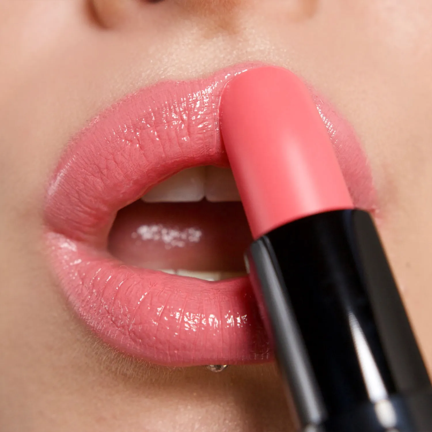 Jamais Полупрозрачная губная помада