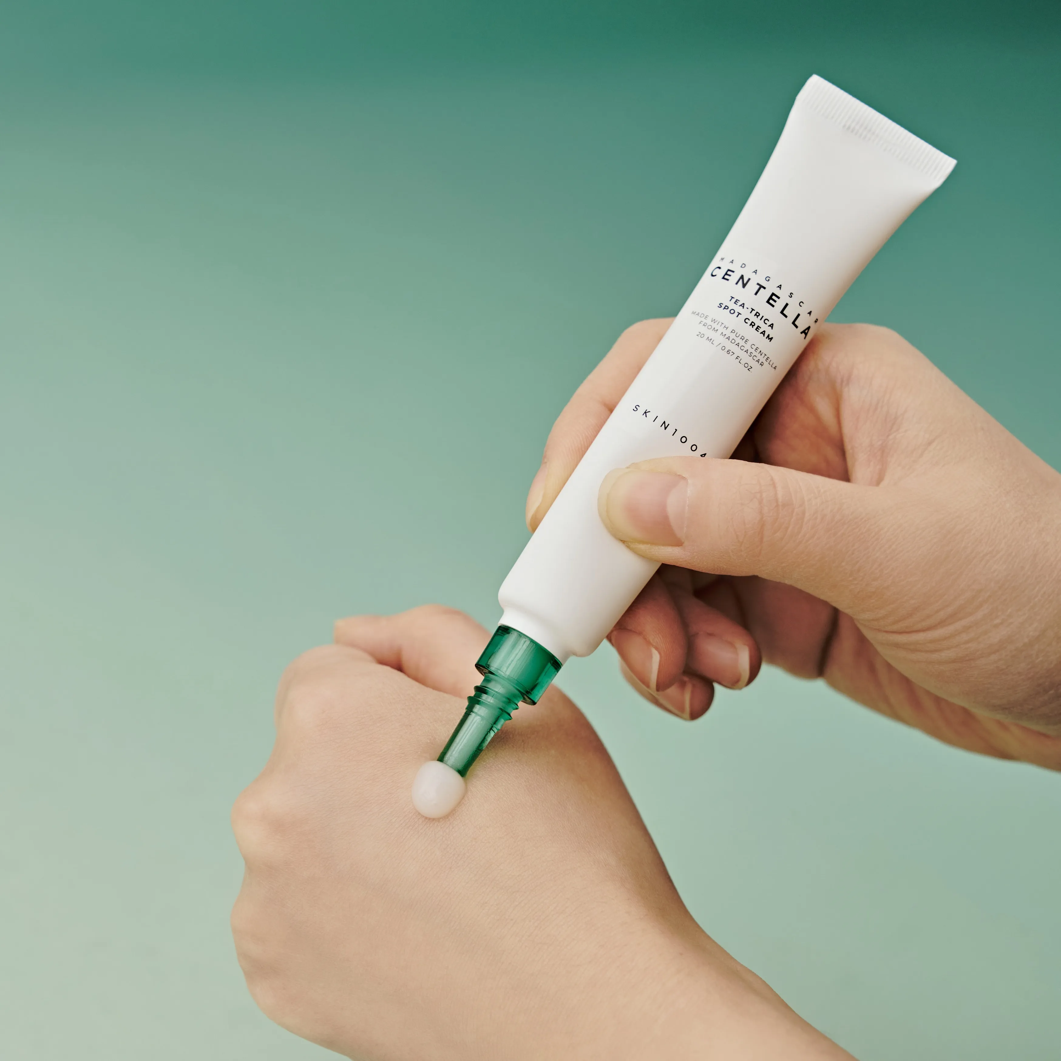 Madagascar Centella Tea-Trica Крем-спот для лица для проблемной кожи на основе чайного дерева и центеллы