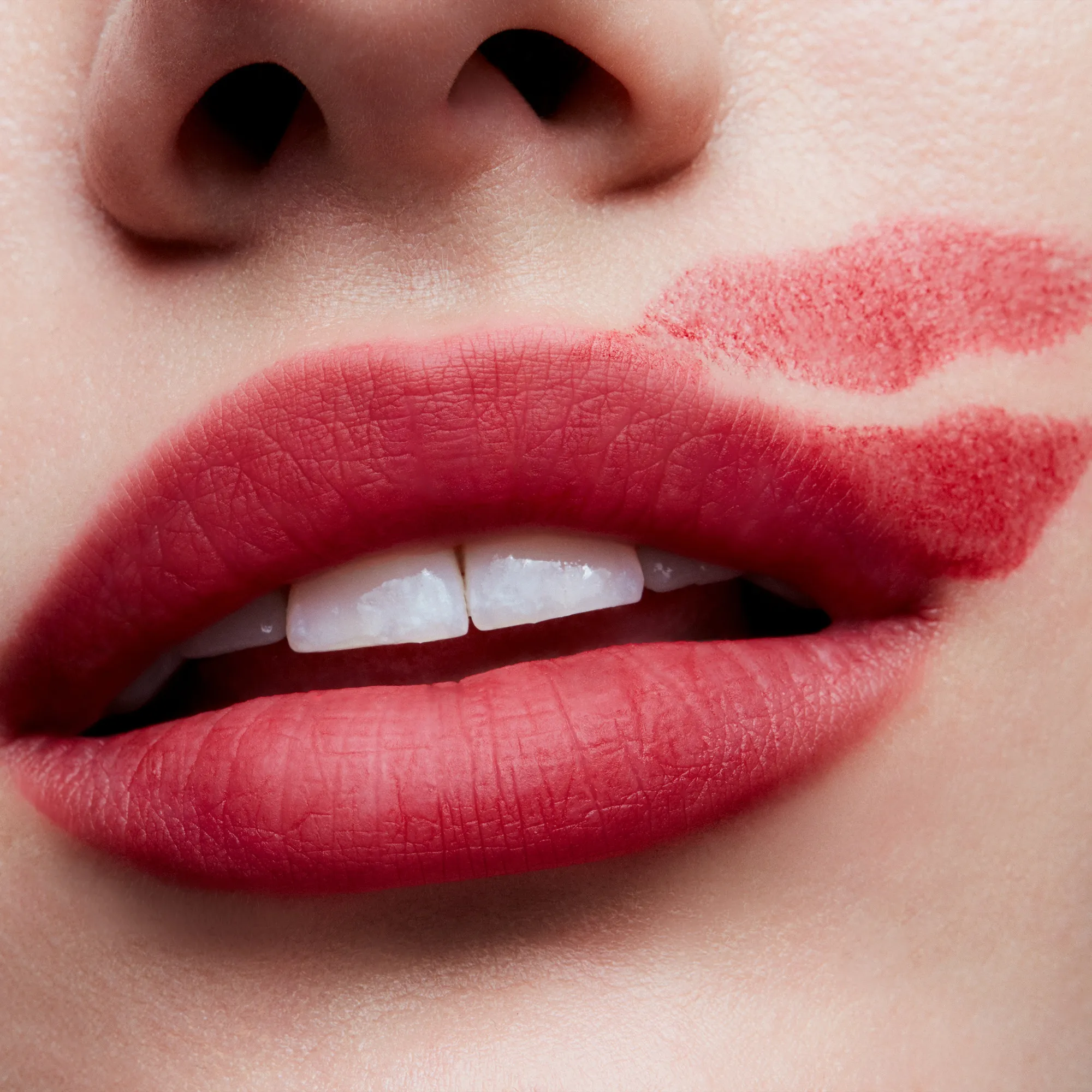 POWDER KISS LIPSTICK Губная помада