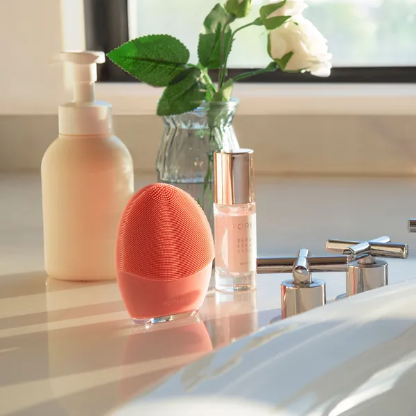 LUNA 4 BALANCED SKIN Умный девайс для очищения и массажа лица 2-в-1 для нормальной кожи оранжевый