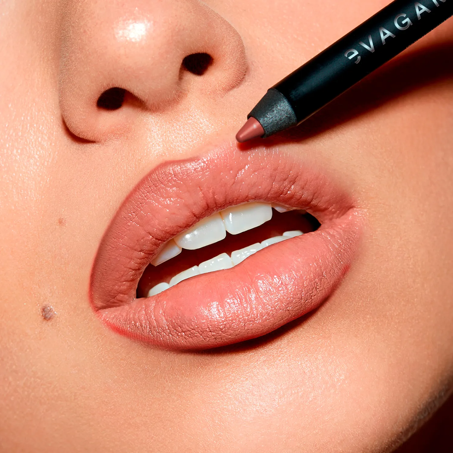 Lip pencil superlast Карандаш для губ суперстойский