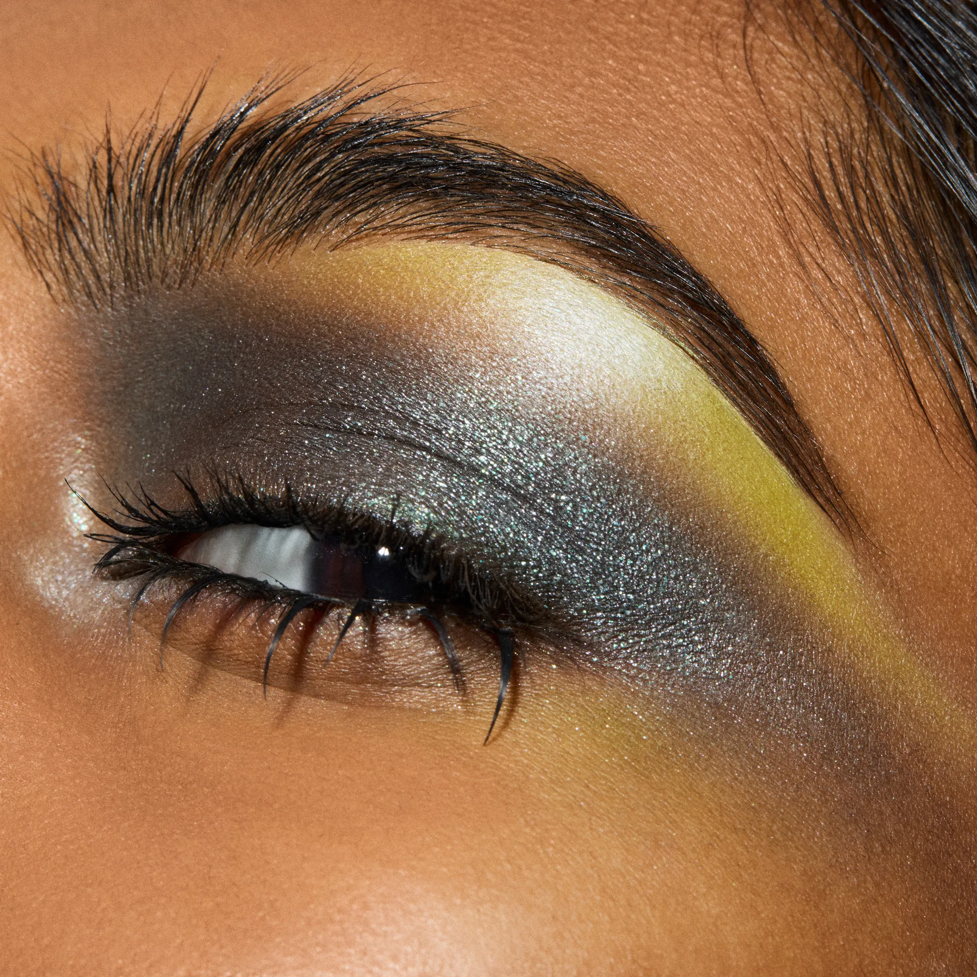 GLITTER EYE SHADOW Тени для век