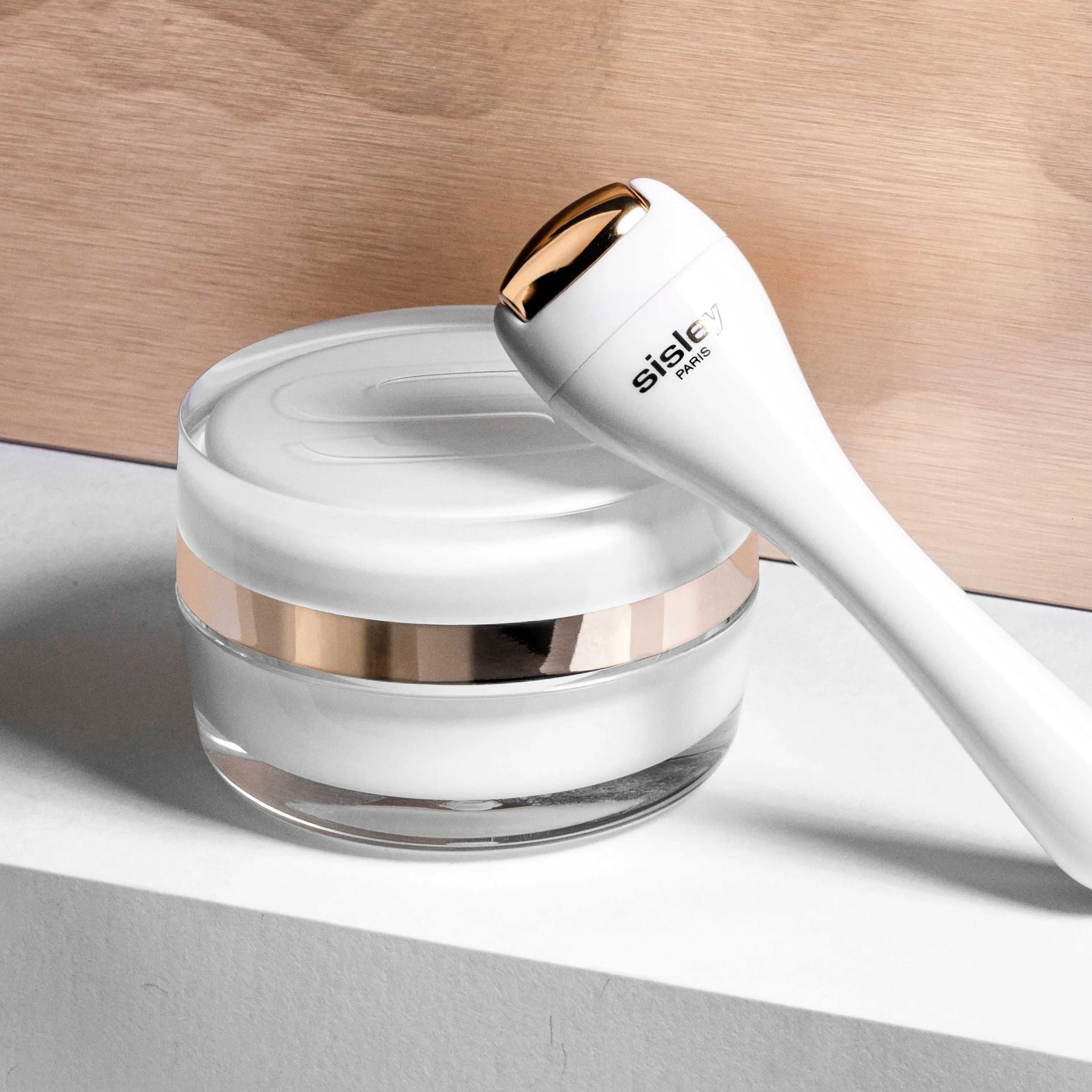 Sisleÿa L'Intégral Anti-Âge Интегральный антивозрастной крем для контура глаз и губ