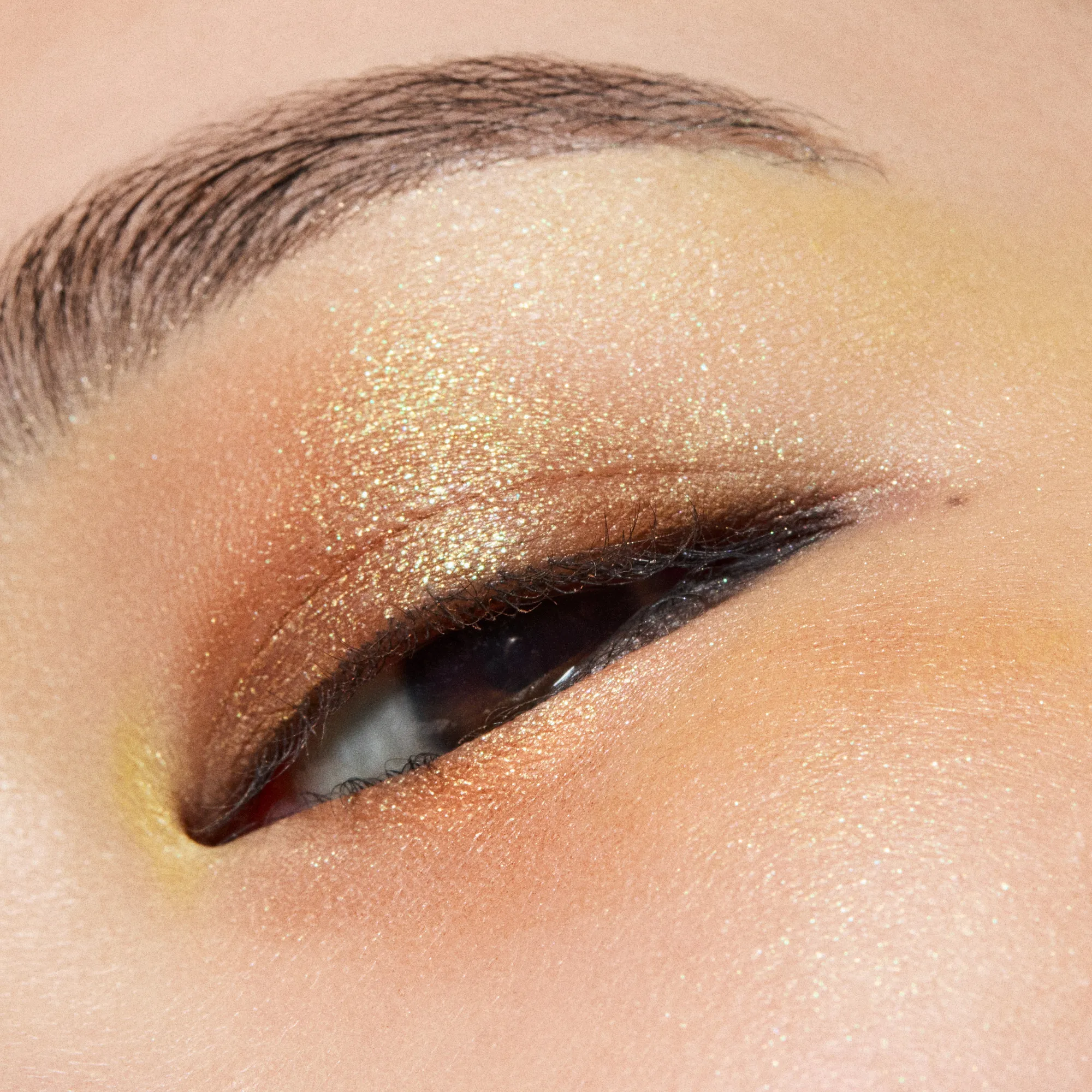 GLITTER EYE SHADOW Тени для век