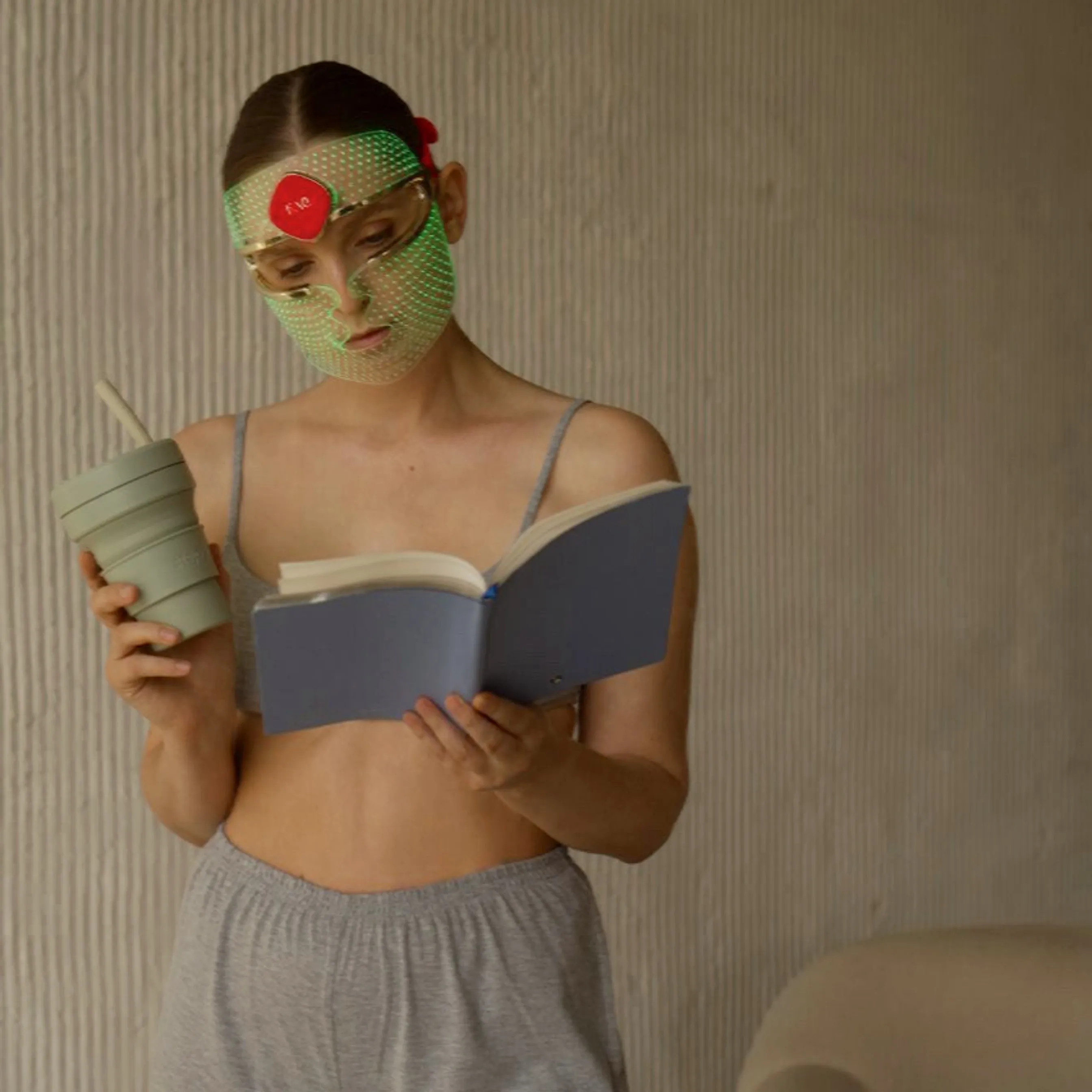 Ультралегкая LED-маска FAQ™ 201 с 3 типами LED-света для молодости вашей кожи