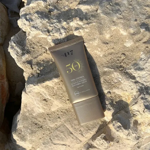 ULTIMATE INVISIBLE SUNSCREEN SERUM Сыворотка антивозрастная солнцезащитная для лица и шеи с пептидами и гиалуроновой кислотой SPF50