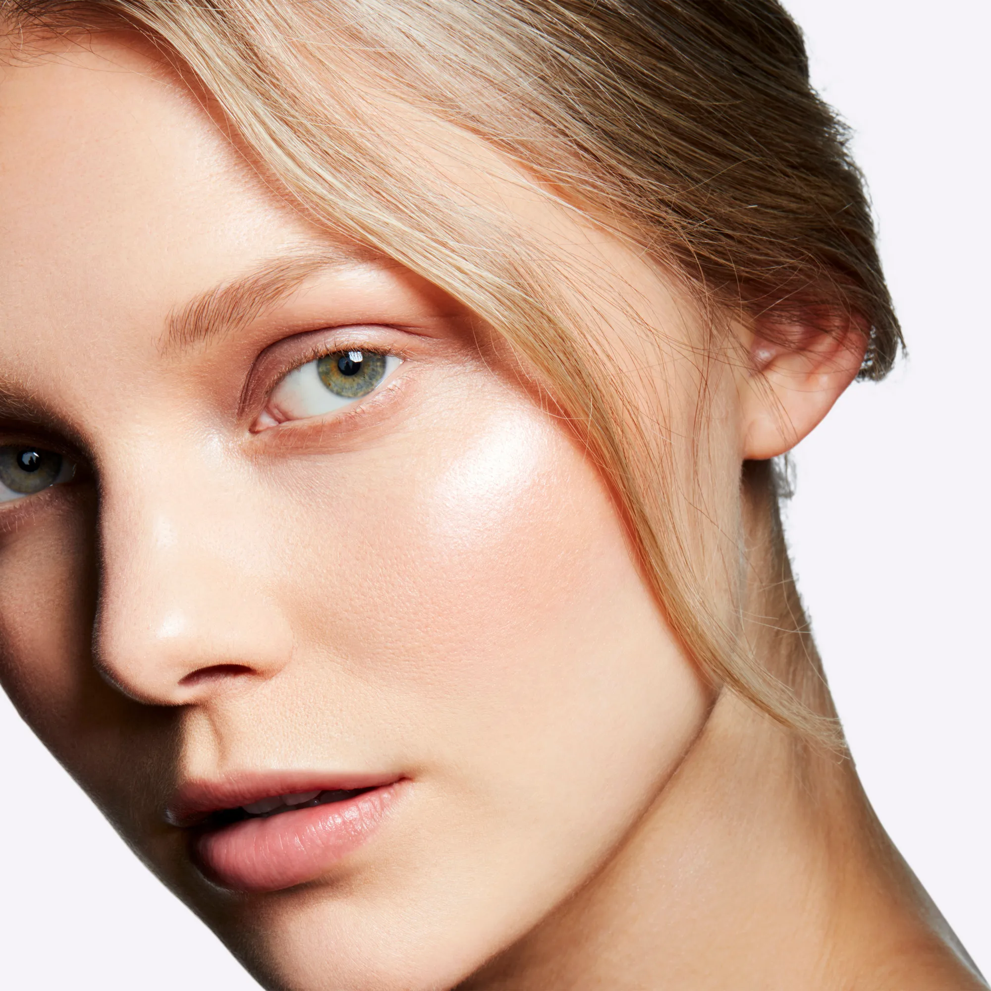 EXTRA DIMENSION BLUSH Кремовые румяна с эффектом сияния