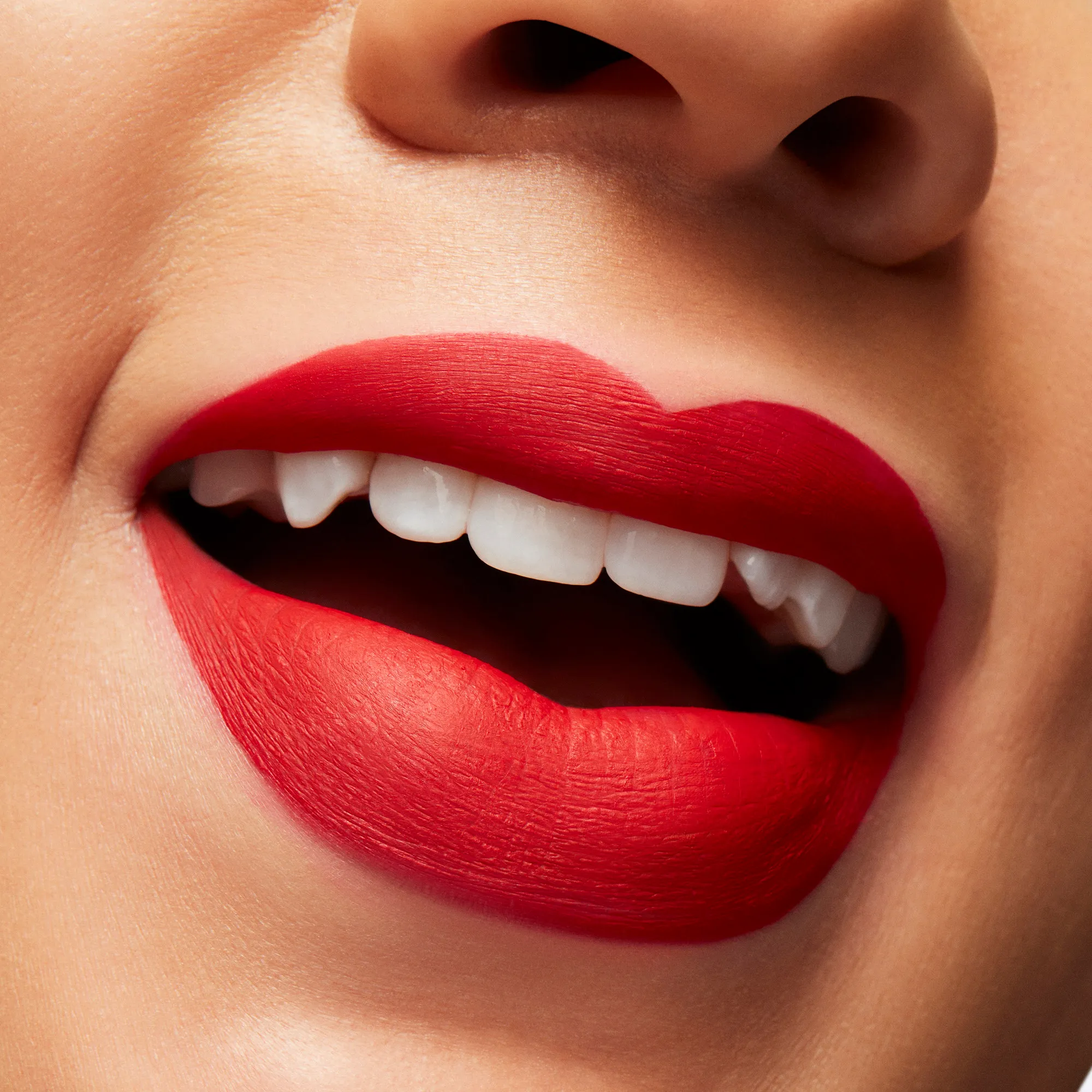 LOCKED KISS INK™ 24HR LIPCOLOUR Жидкая помада