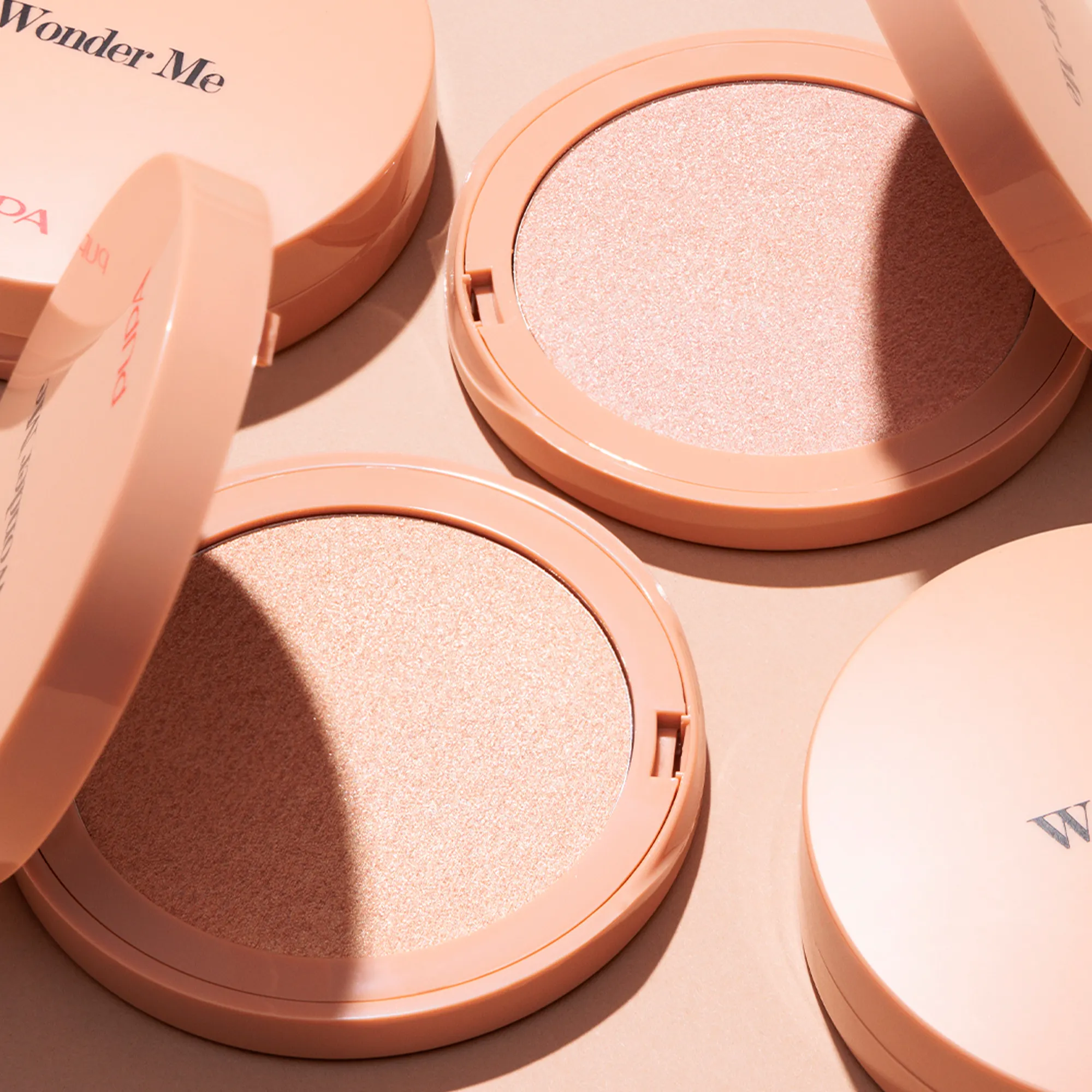 WONDER ME Компактный хайлайтер для лица