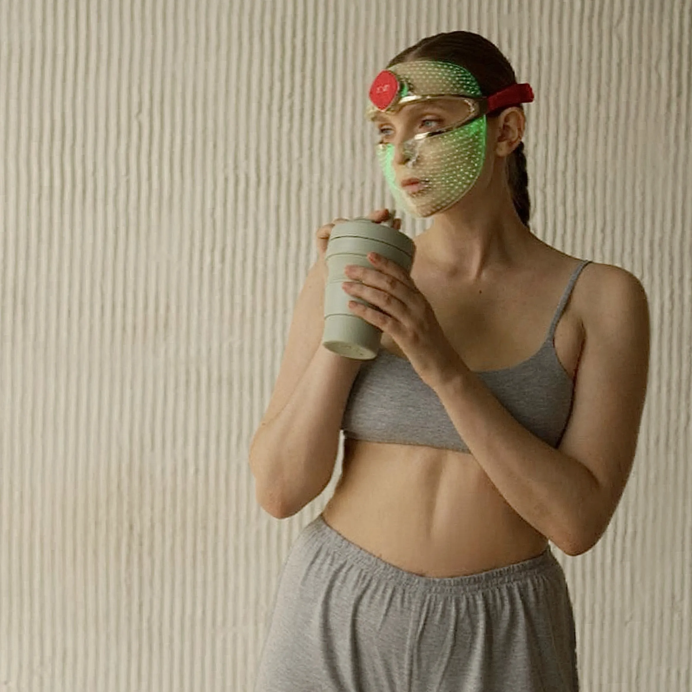 Ультралегкая LED-маска FAQ™ 201 с 3 типами LED-света для молодости вашей кожи