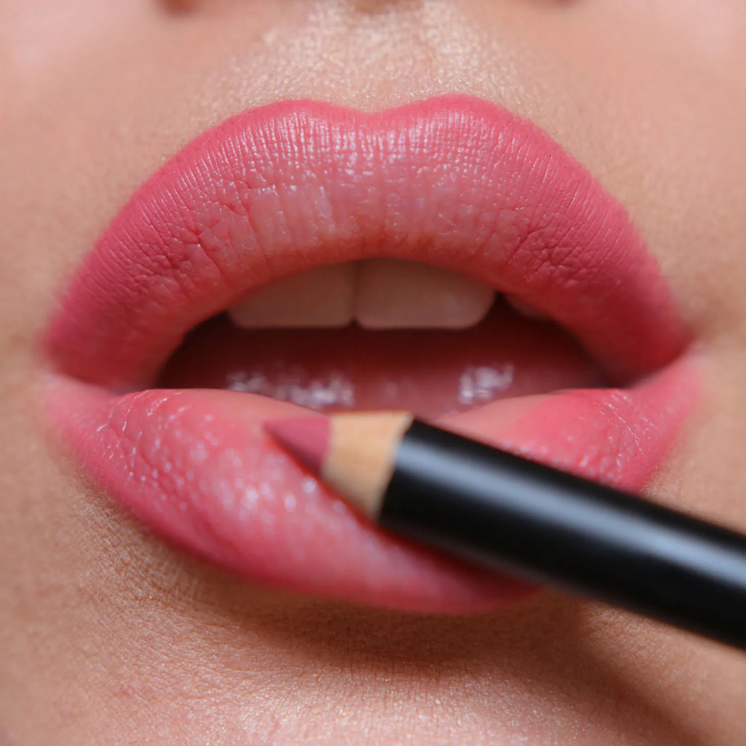 Ultimate Карандаш для Губ Ultimate Карандаш для Губ