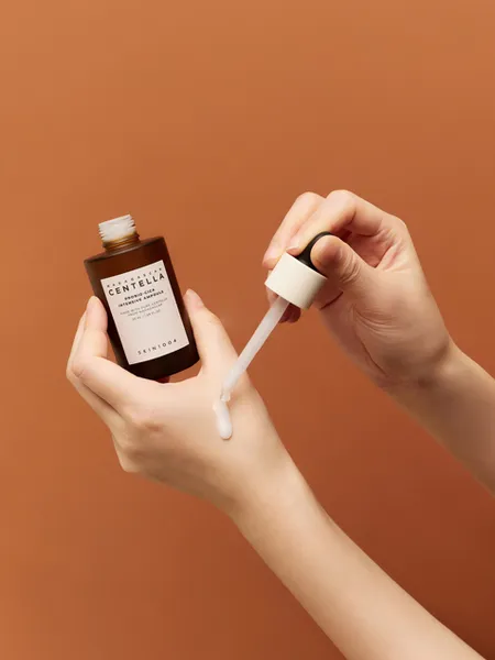 Madagascar Centella Probio-Cica Сыворотка для лица на основе про пребиотиков с антивозрастным эффектомл