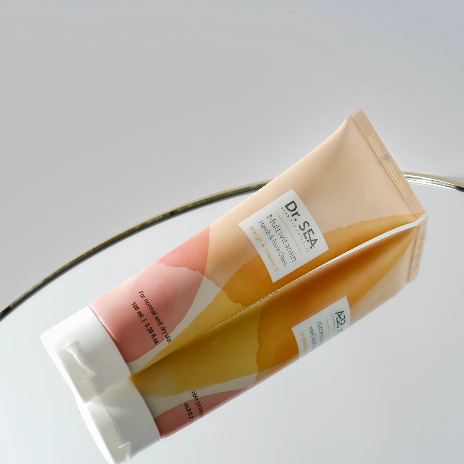 Мультивитаминный крем для рук и ногтей с манго и витамином Е