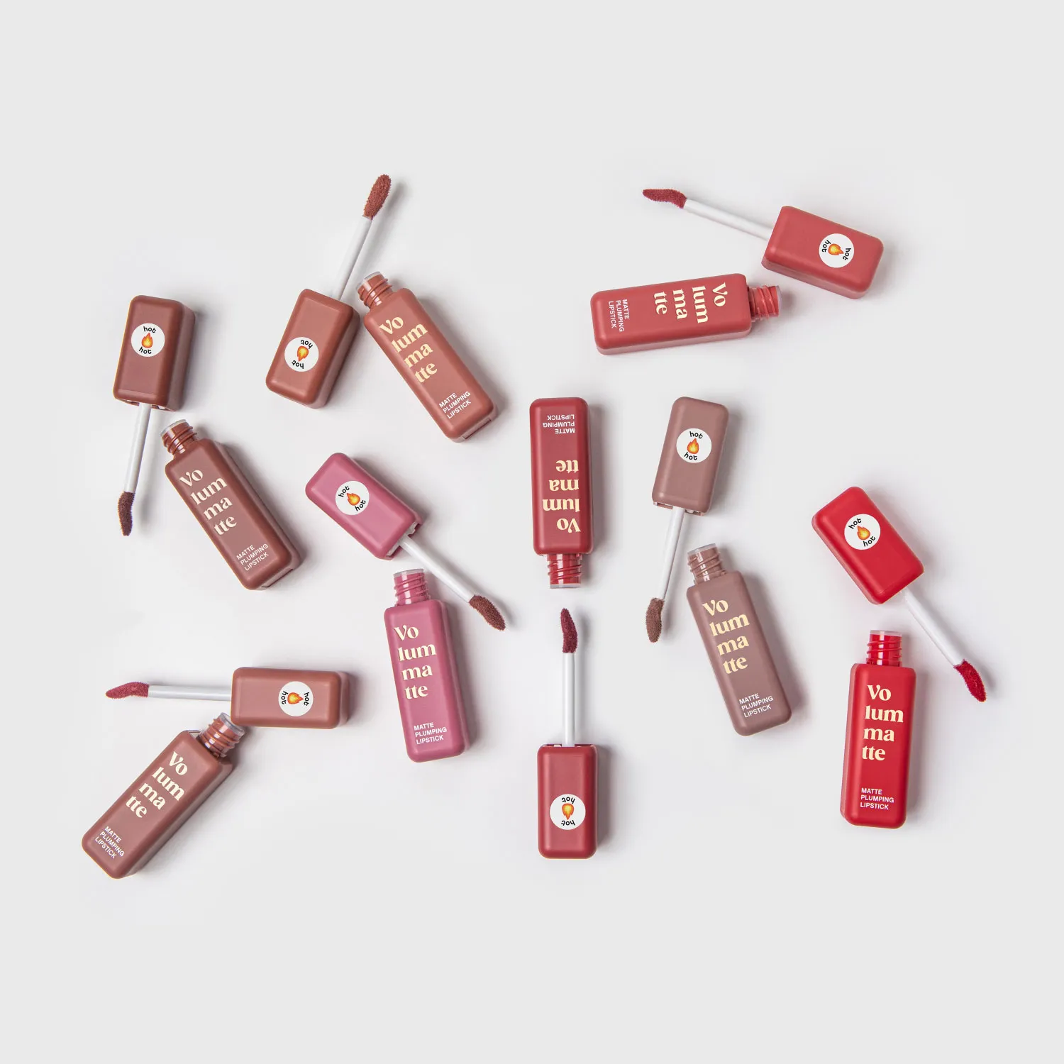 VOLUMMATTE Устойчивая жидкая матовая помада для губ с плампингом