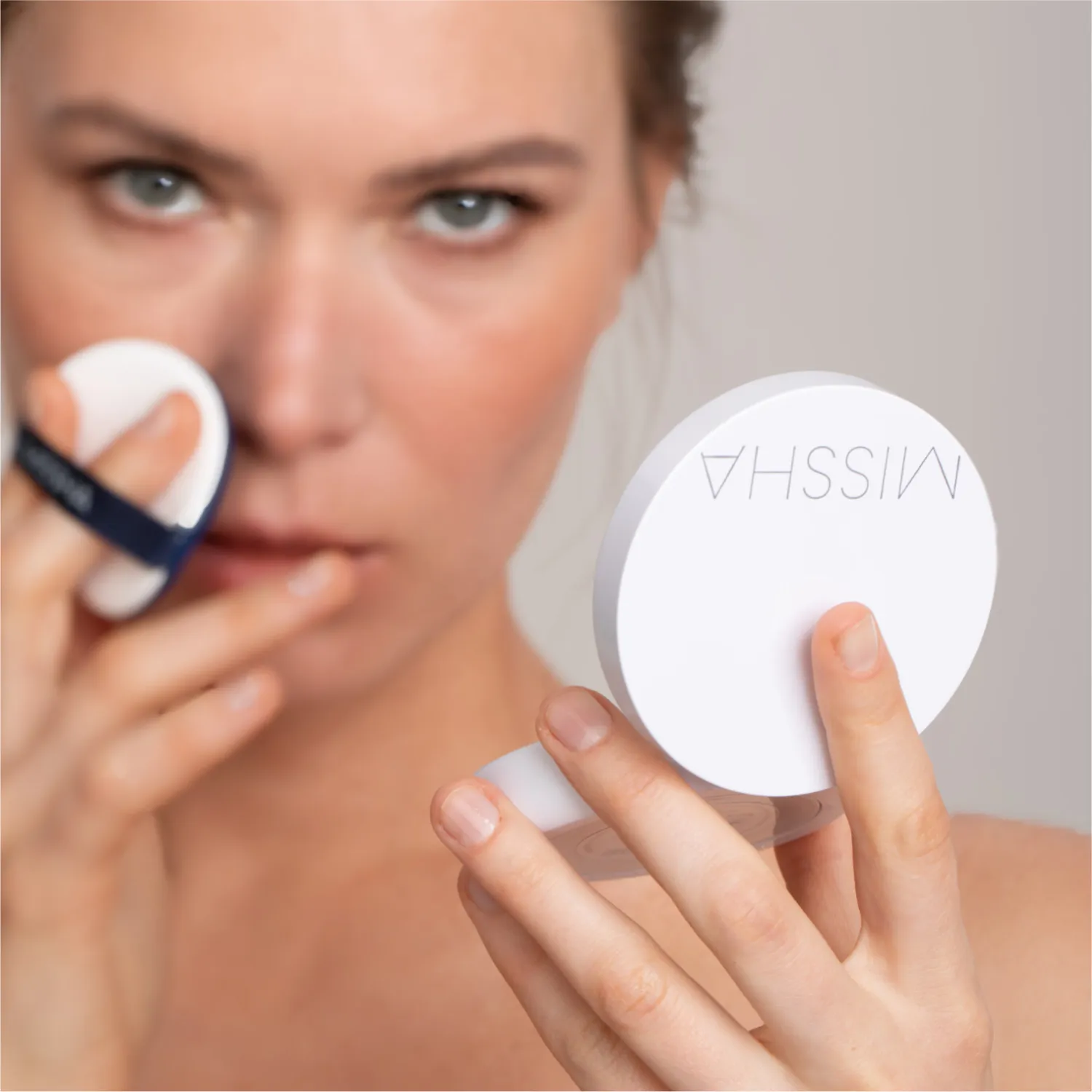 Magic Cushion Moist Up Тональный кушон с увлажняющим эффектом