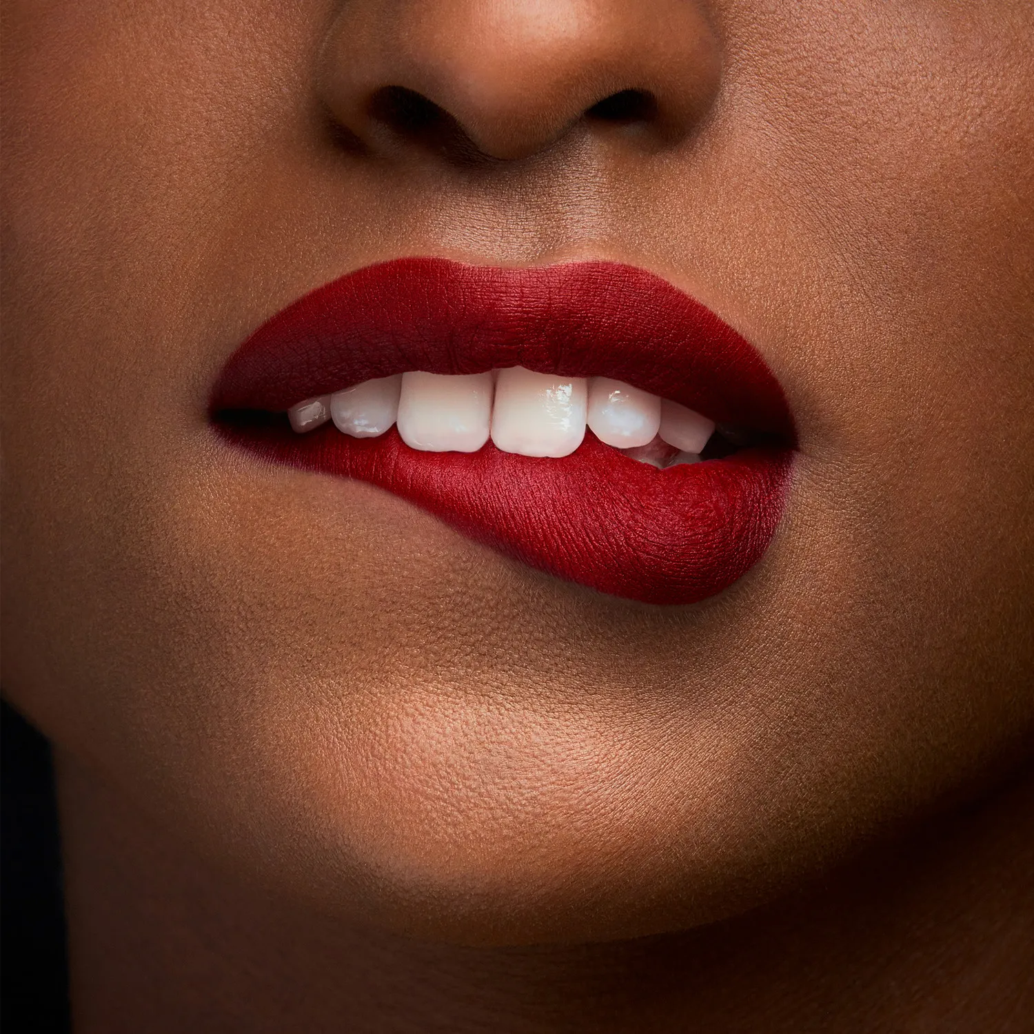 Le Rouge Parfum Liquid Ultra Matte Жидкая матовая помада