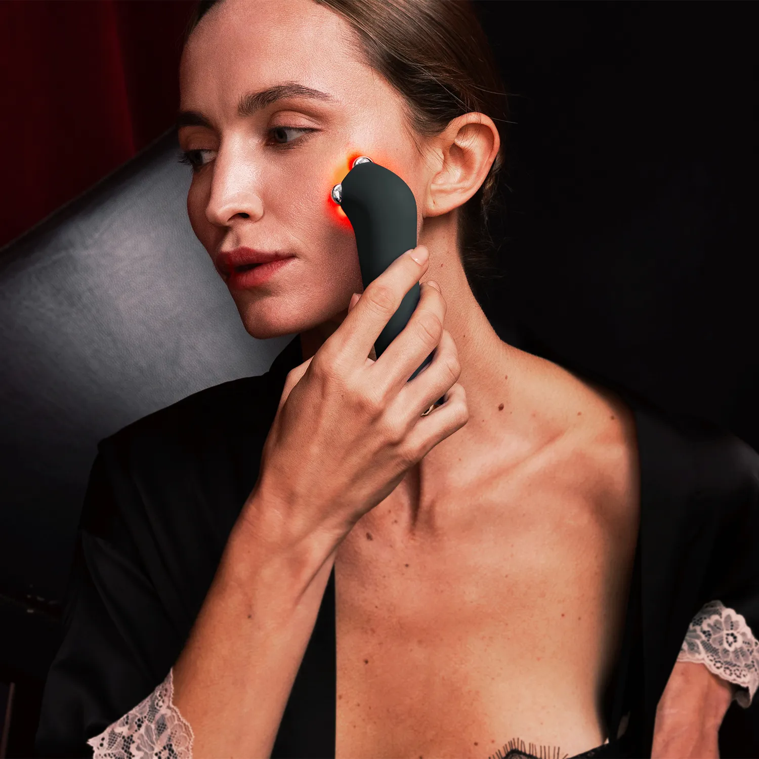 Faq 402 Микротоки для лифтинга и тонуса лица и шеи LED-светом 