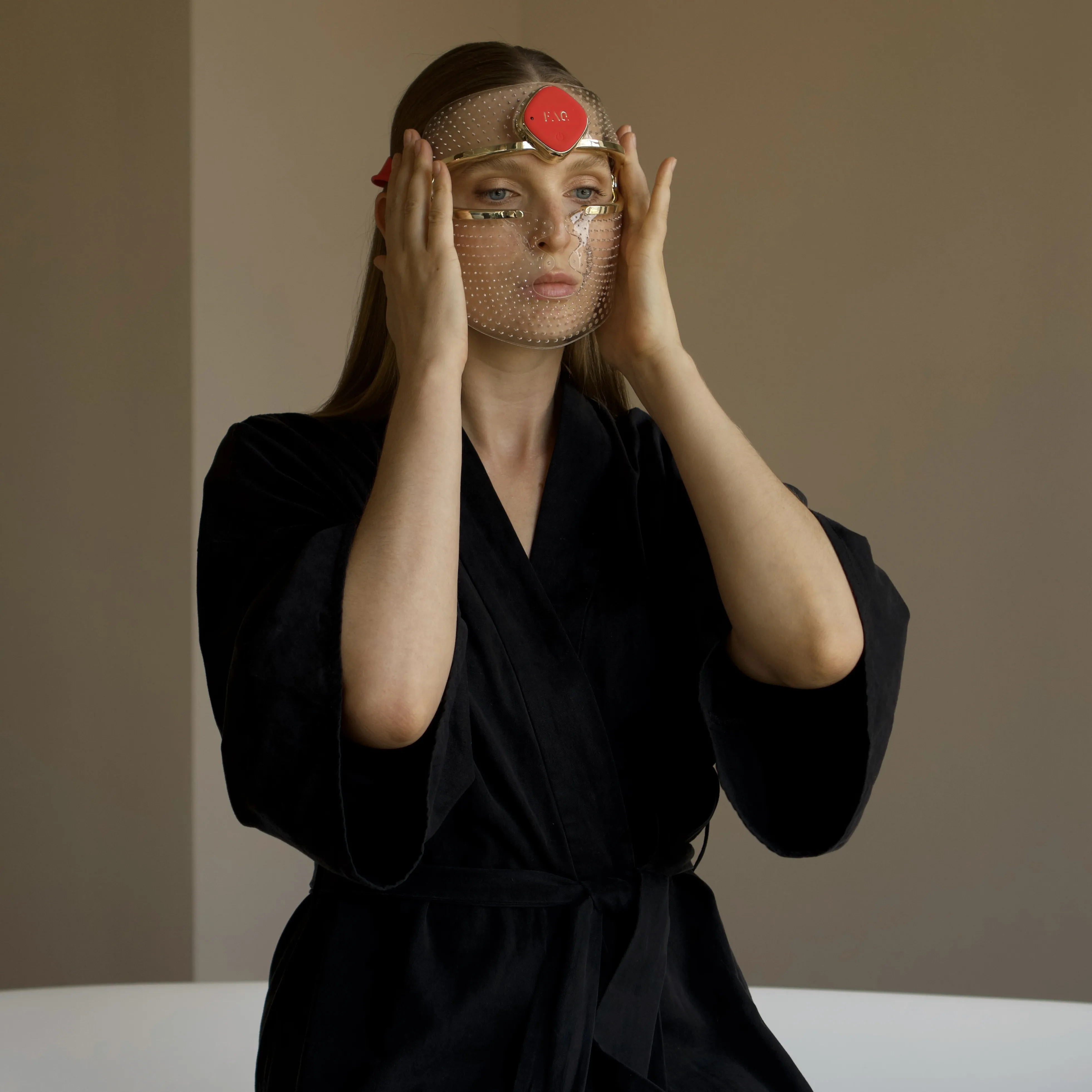 Ультралегкая LED-маска FAQ™ 201 с 3 типами LED-света для молодости вашей кожи