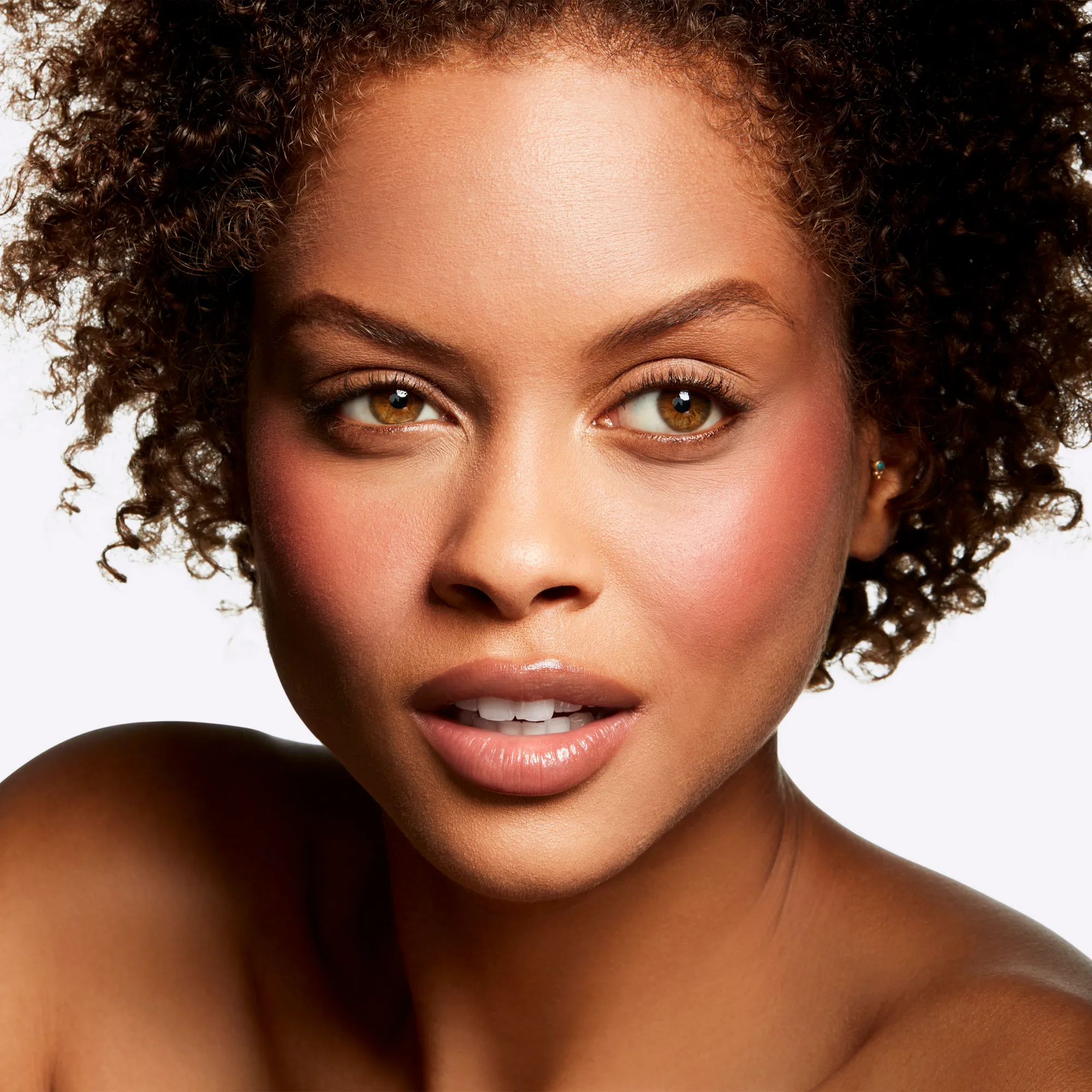 EXTRA DIMENSION BLUSH Кремовые румяна с эффектом сияния