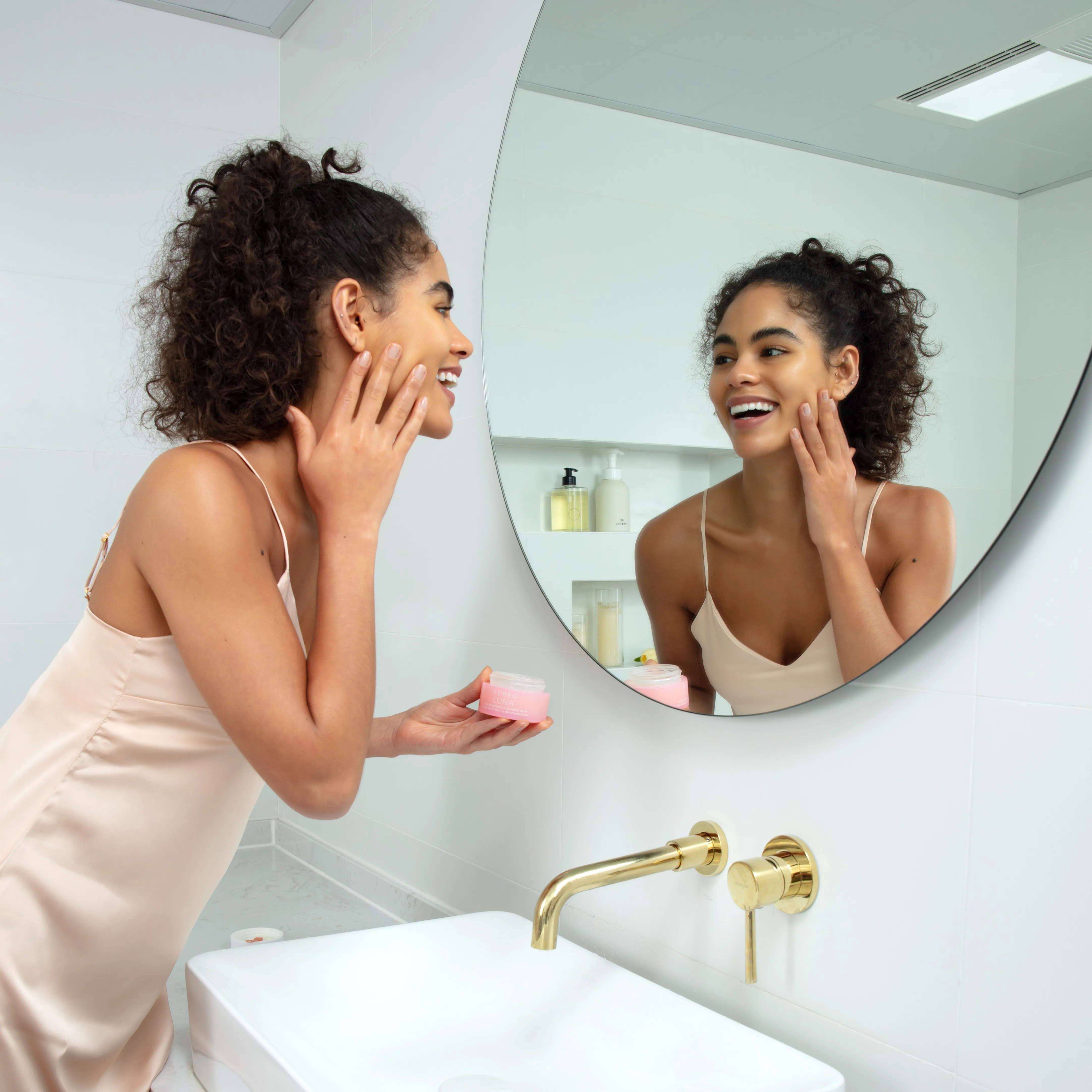 Бальзам для снятия макияжа и очищения кожи лица LUNA™ ULTRA NOURISHING CLEANSING BALM