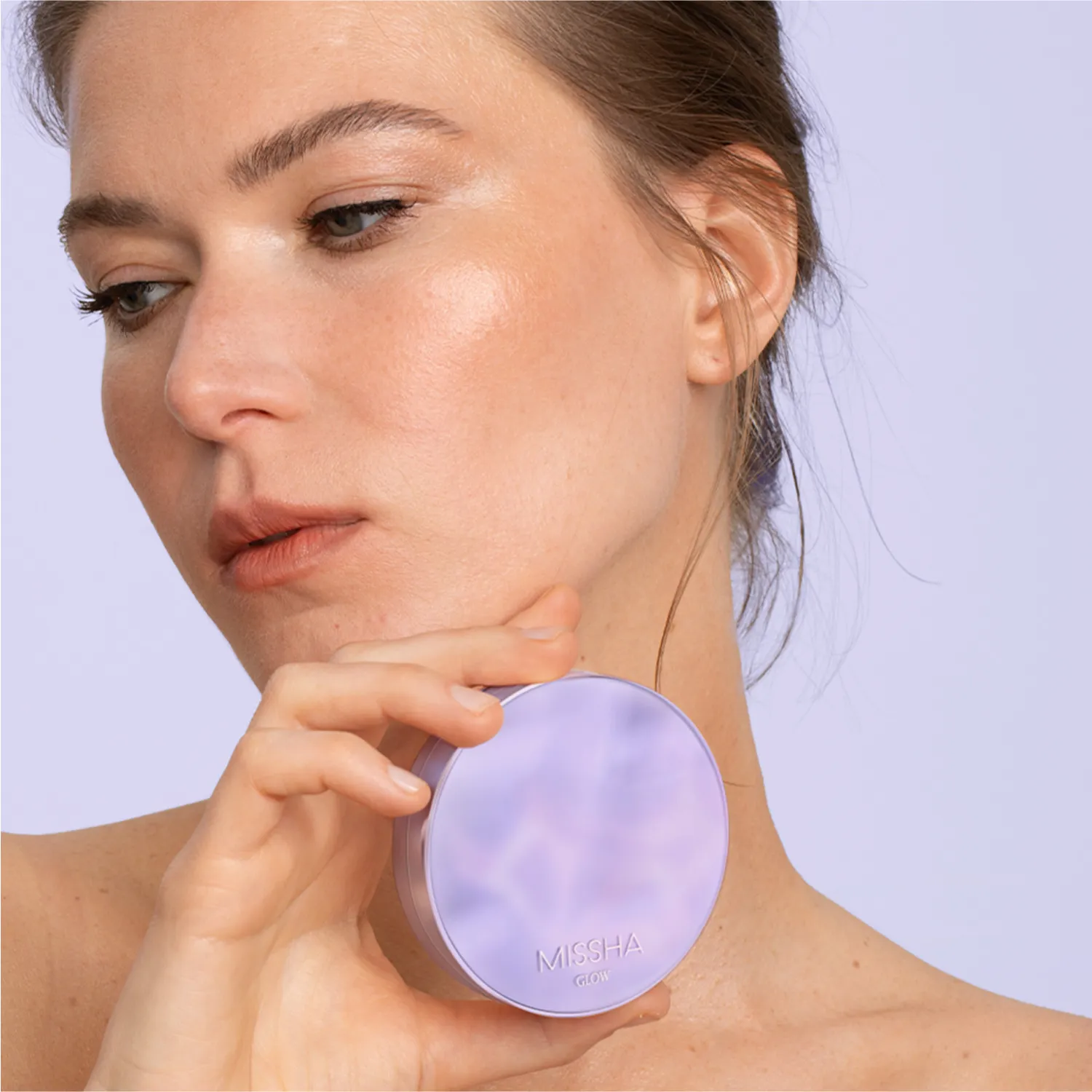 Glow Layering Fit Cushion Тональный кушон c антивозрастной сывороткой Time Revolution Night Repair, естественное сияющее покрытие