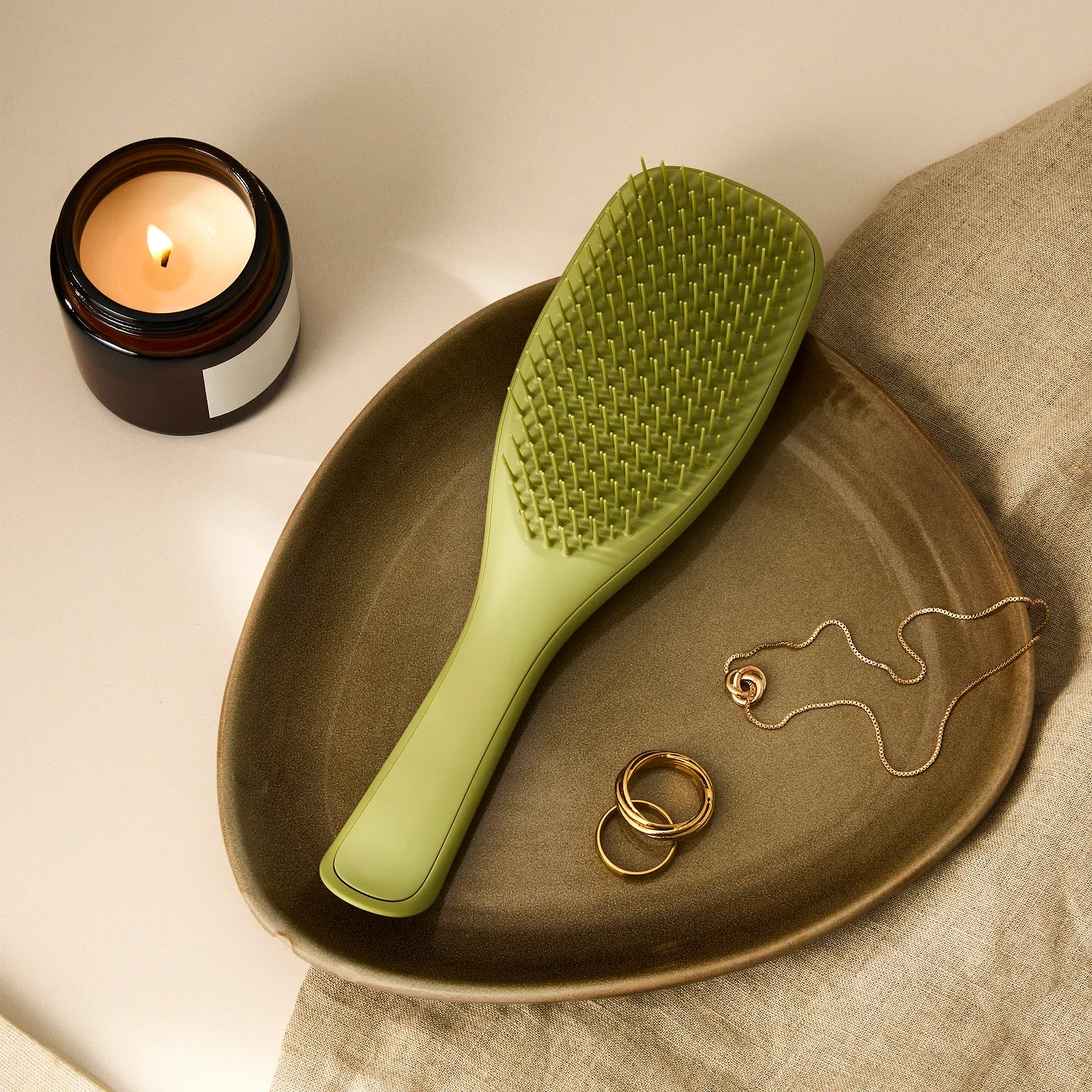 THE ULTIMATE DETANGLER MATTE OLIVE GEEN Расческа