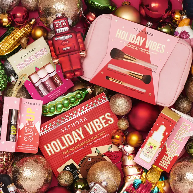 Набор для макияжа с мини-кисточкой в косметичке