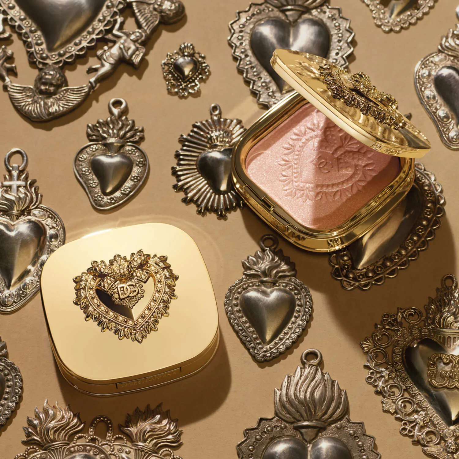 DEVOTION Хайлайтер для лица