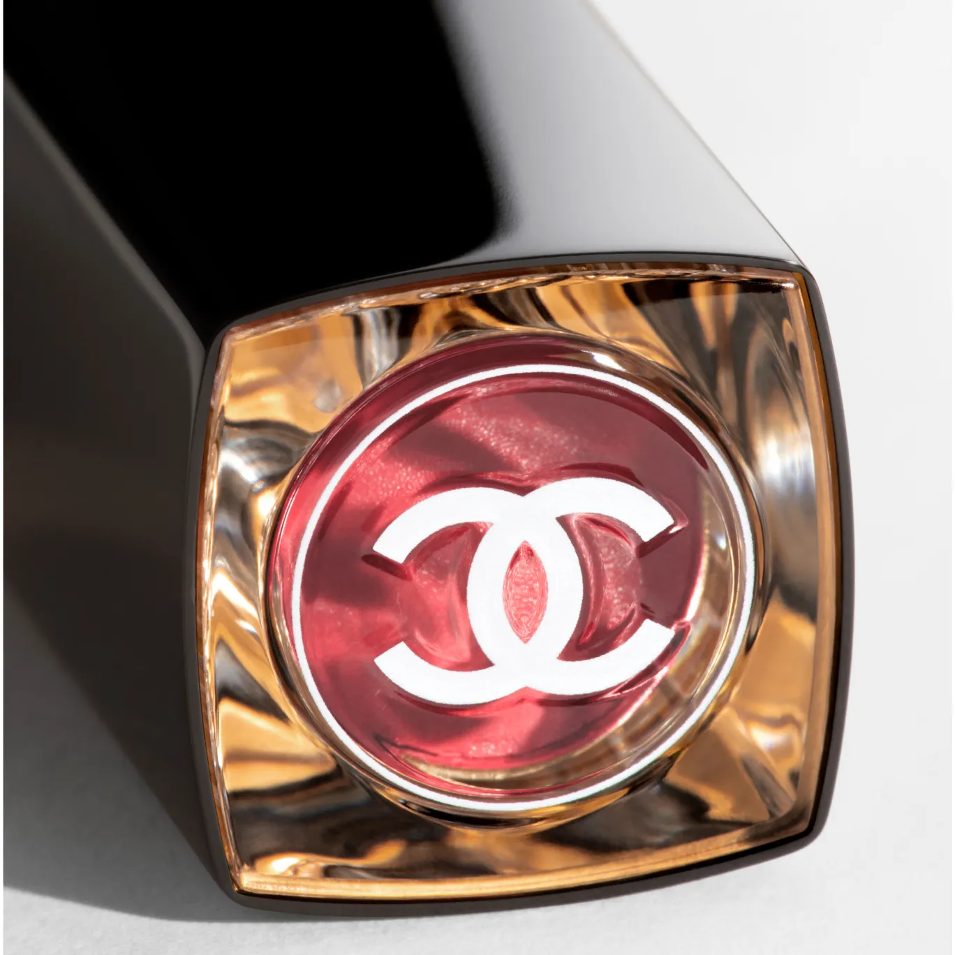 ROUGE COCO FLASH Увлажняющая помада-блеск для губ