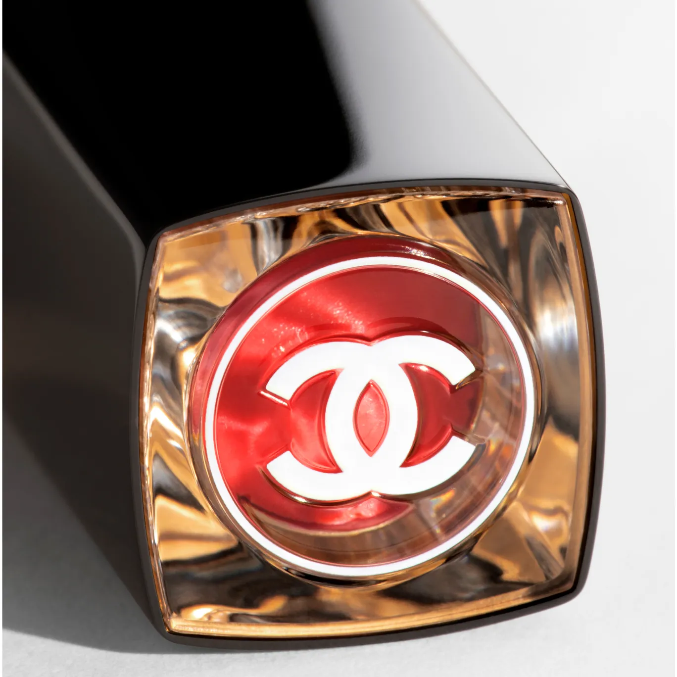 ROUGE COCO FLASH Увлажняющая помада-блеск для губ