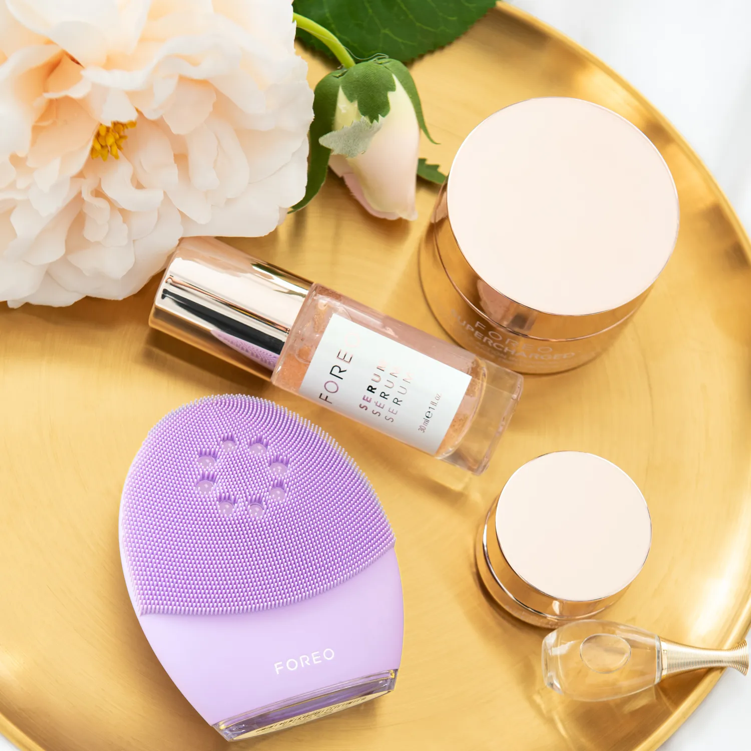 LUNA 4 PLUS SENSITIVE SKIN Щеточка для термоочистки и микротокового тонизирования лица c красным led-светом