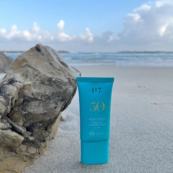 HYDRALIGHT SUNSCREEN LOTION Лосьон интенсивный увлажняющий солнцезащитный для лица и шеи SPF50