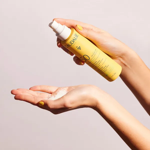 VINOSUN Солнцезащитное молочко-спрей для лица и тела SPF50
