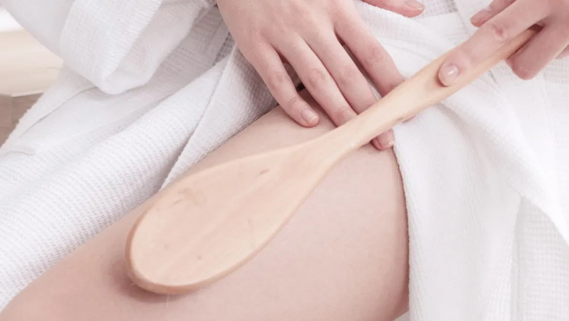 Как правильно делать массаж сухой щеткой